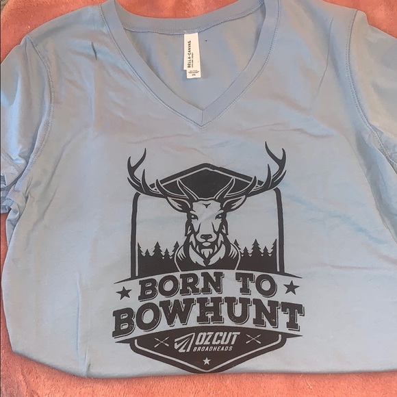 🆕 2 for $30 Women’s Hunting VNeck Tee - Picture 1 of 3